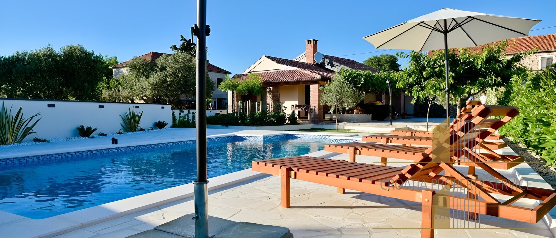 A beautiful house with a swimming pool in the vicinity of Zadar!