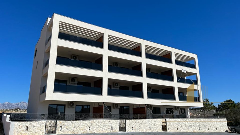 Two-story apartment of 150 m2 with a beautiful view of the sea on the island of Pag!