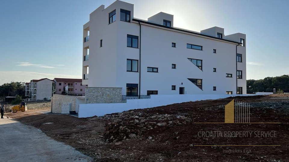 Two-story apartment of 150 m2 with a beautiful view of the sea on the island of Pag!