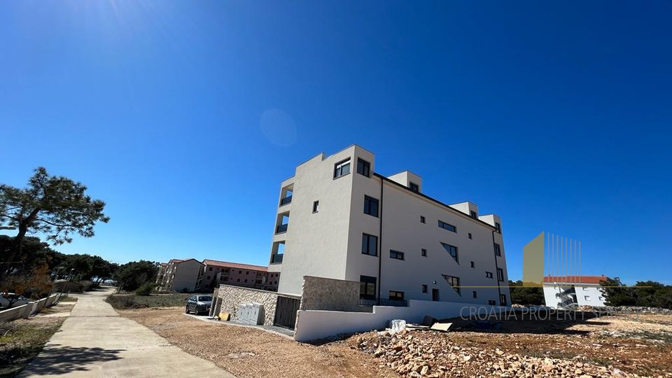 Two-story apartment of 150 m2 with a beautiful view of the sea on the island of Pag!