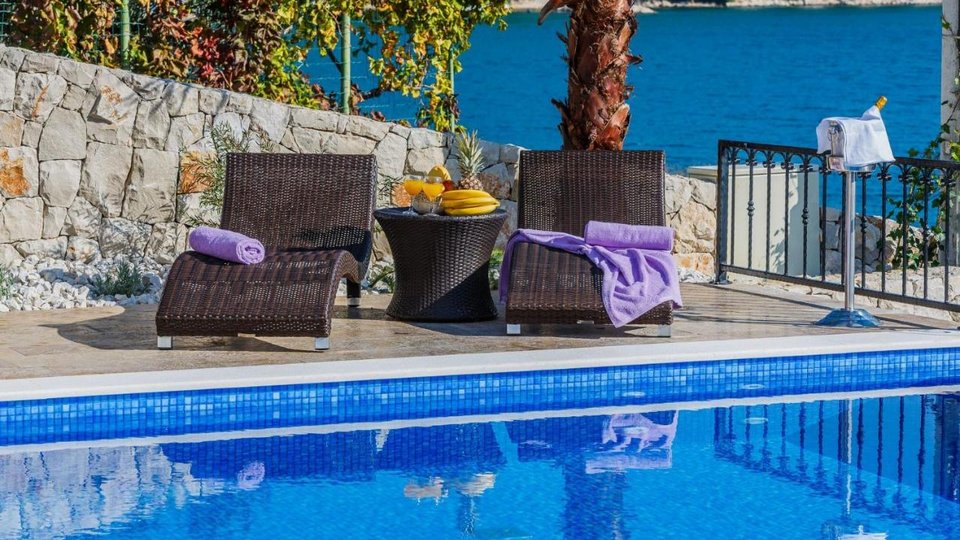 Luksuzna vila 5* s panoramskim pogledom na morje v bližini Trogirja!