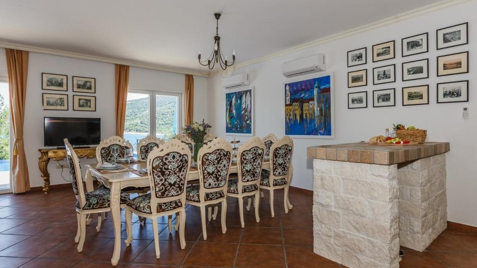 Luxuriöse 5-Sterne-Villa mit Panoramablick auf das Meer in der Nähe von Trogir!