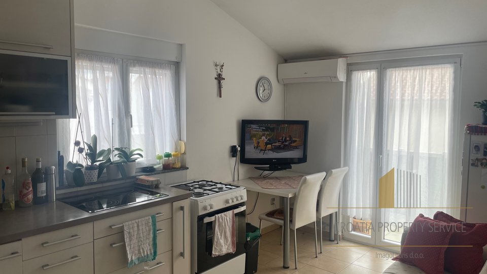 TWO-BEDROOM APARTMENT IN A VERY GOOD LOCATION IN VODICE