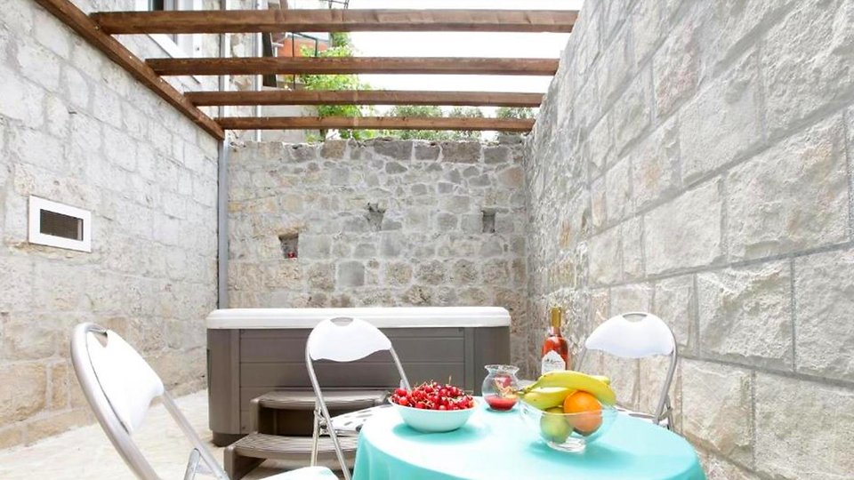 Renovated stone house with garden and sea view near Split!
