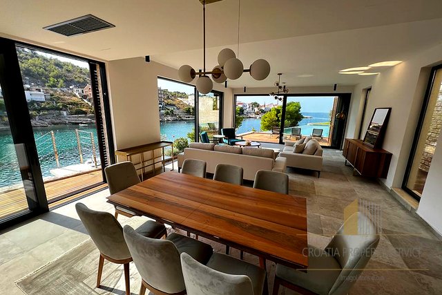 A unique villa in an exclusive location, first row by the sea in Primošten!