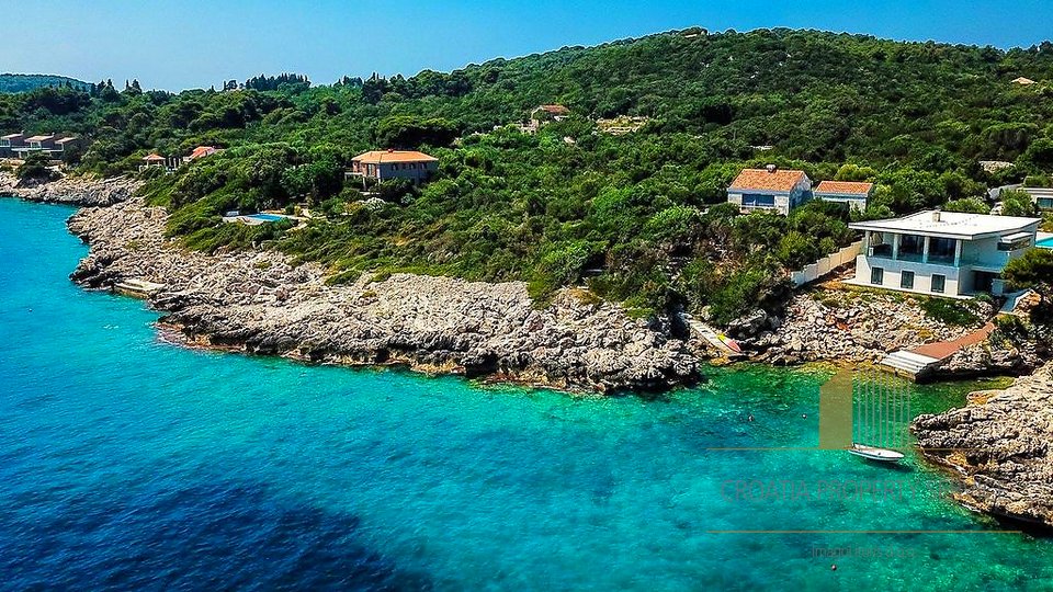 Neue moderne Villa in der ersten Reihe am Meer in der Nähe von Dubrovnik!