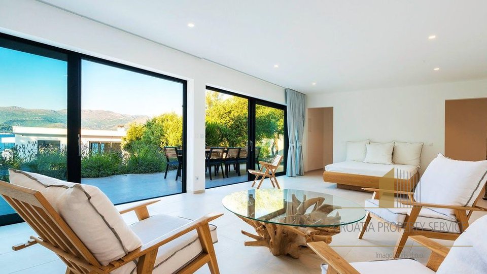 Nuova villa moderna in prima fila sul mare vicino a Dubrovnik!