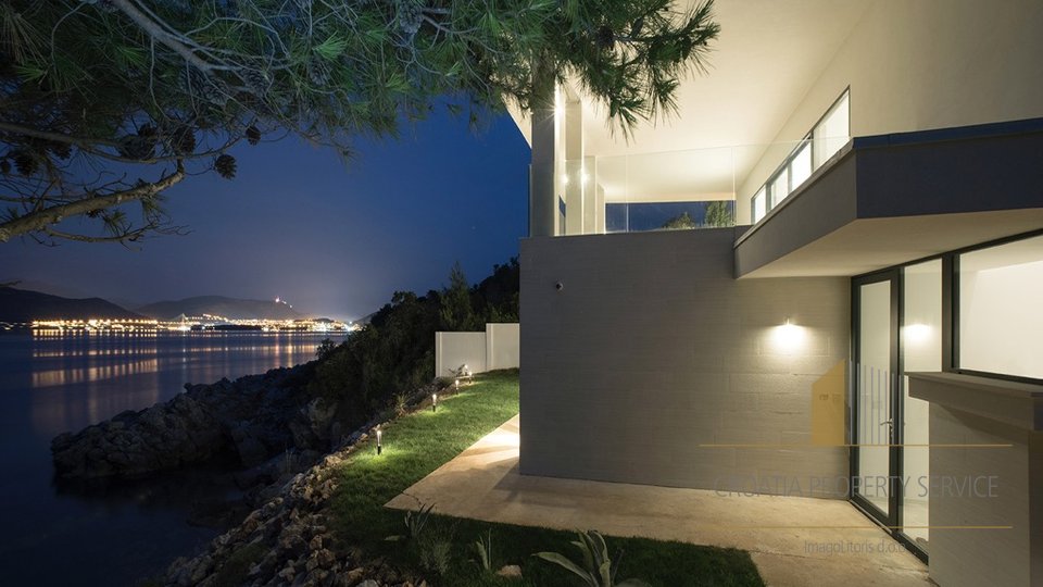 Nova moderna vila v prvi vrsti ob morju blizu Dubrovnika!