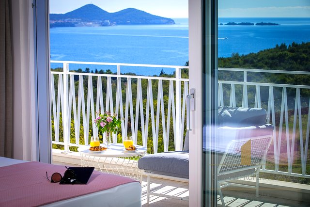 Luxurious 5***** villa with sea view in the vicinity of Dubrovnik!