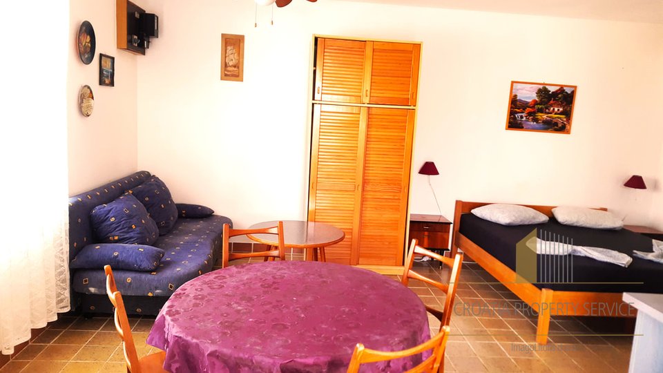 Spacious apartment house with sea view on the island of Pag!