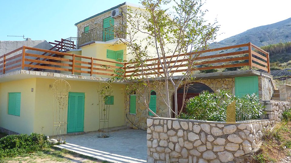 Spacious apartment house with sea view on the island of Pag!