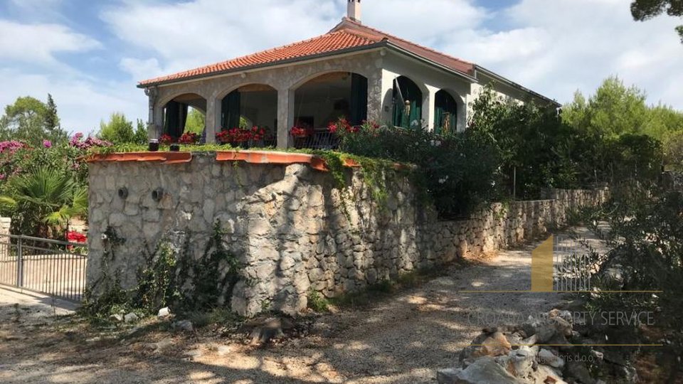 Charming one-story house 20m from the beach on the island of Brač!