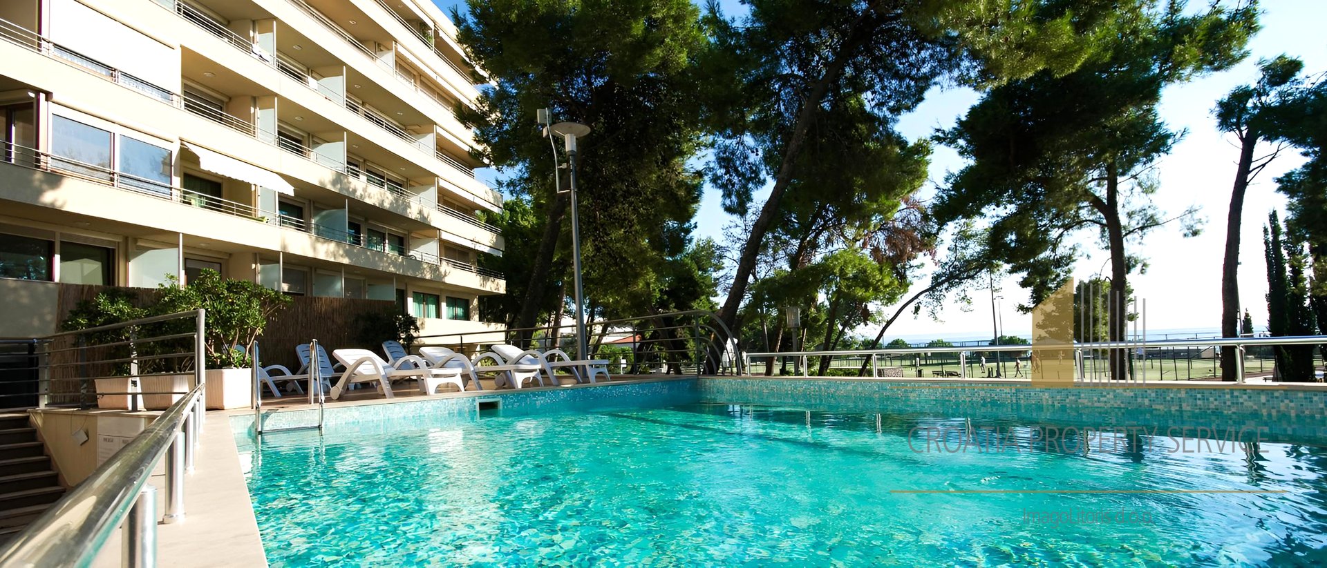 Offerta fantastica: un appartamento in un lussuoso resort a 5 stelle vicino a Spalato, di nuovo in vendita!