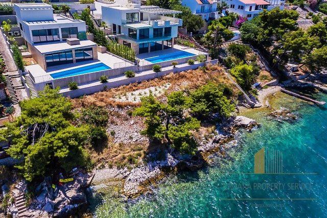 New luxury villa in a top location, first row by the sea - the island of Čiovo!