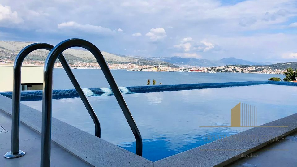Luksuzna vila s panoramskim pogledom na morje na otoku Čiovo!