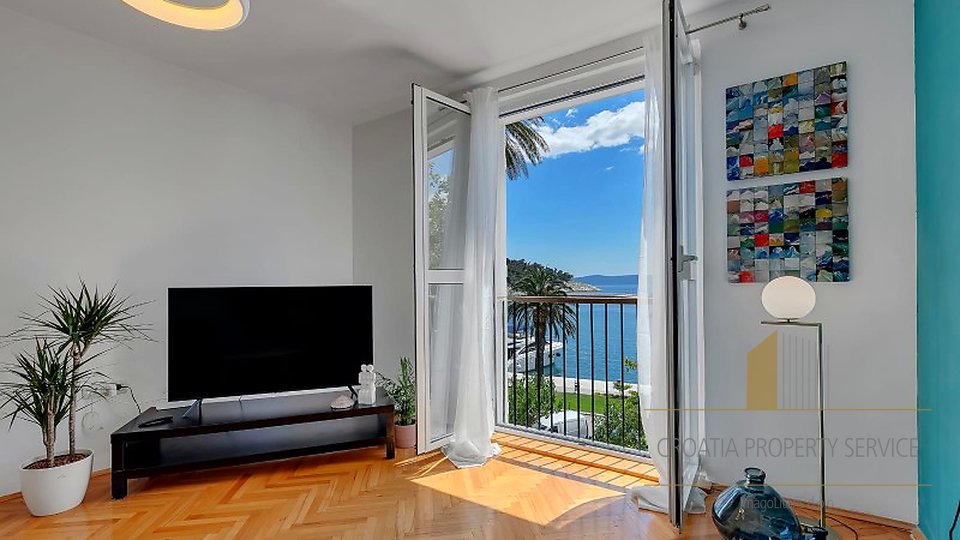 Beautiful one-room apartment on the Riva - Makarska!