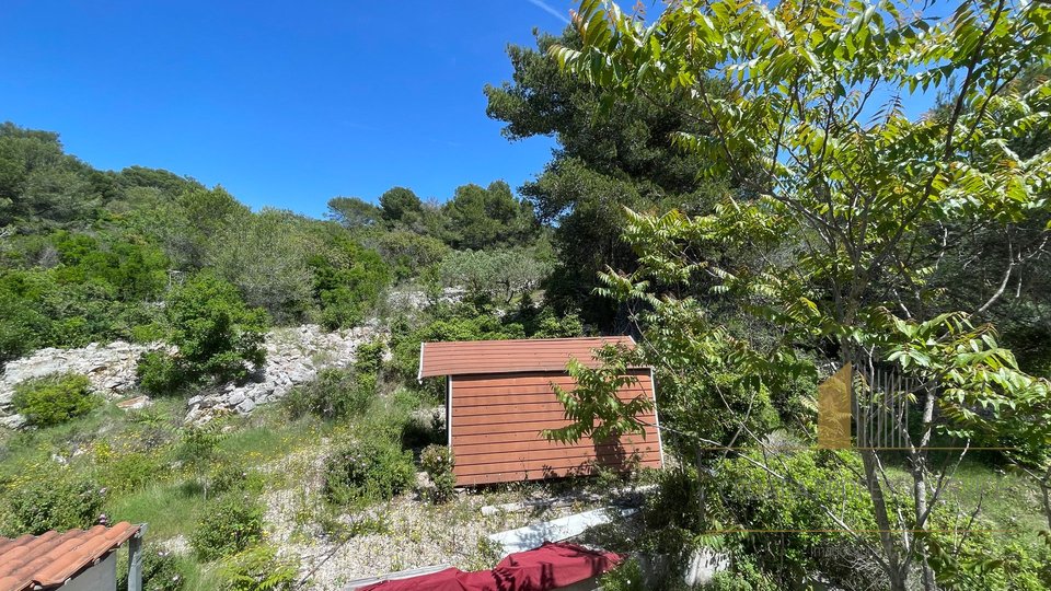 Dupleks hiša na atraktivni lokaciji 1. vrsta do morja v Maslinici na otoku Šolta!