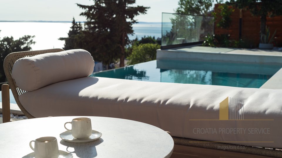 Luxusvilla in zweiter Reihe zum Meer mit freiem Blick in der Nähe von Zadar!