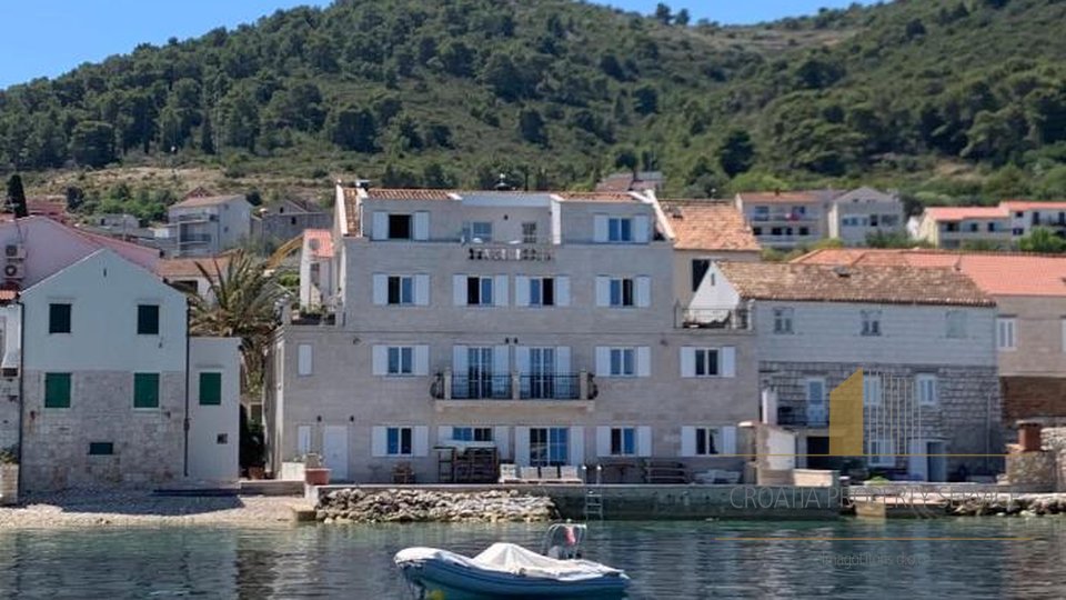 Unique stone villa on the waterfront - Vis!