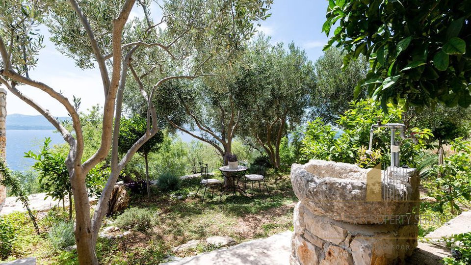 Beautiful house with a panoramic view of the sea on the island of Brač!
