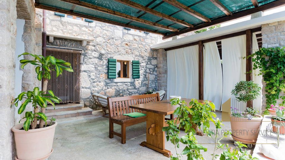Beautiful house with a panoramic view of the sea on the island of Brač!