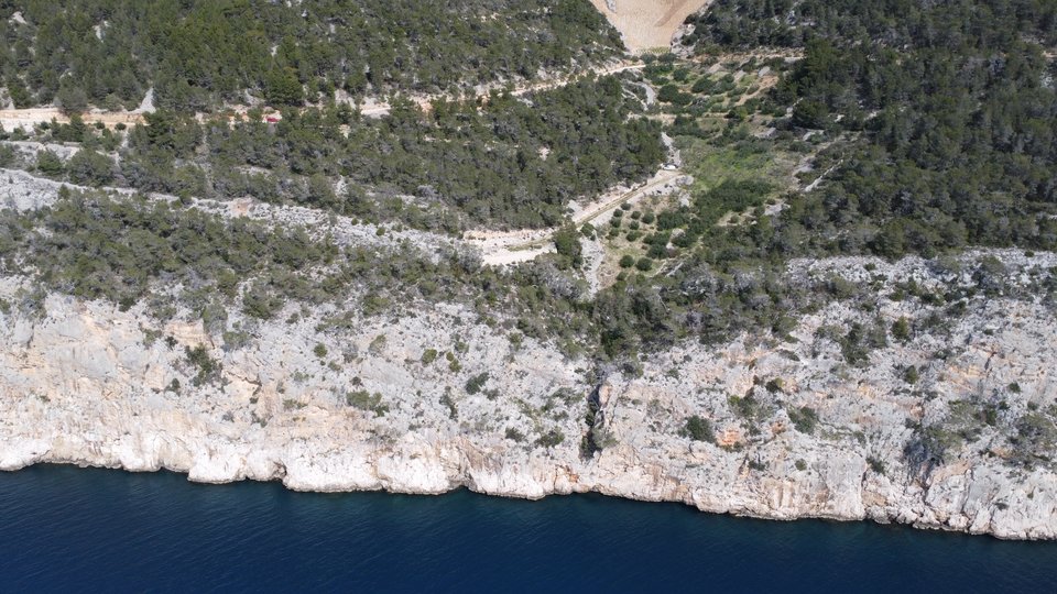 Agricultural land with an olive grove, first row by the sea - Hvar!