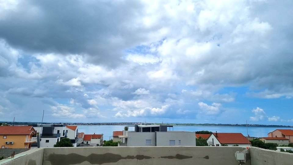 Moderne Villa mit Pool 90 m vom Meer entfernt in der Nähe von Zadar!