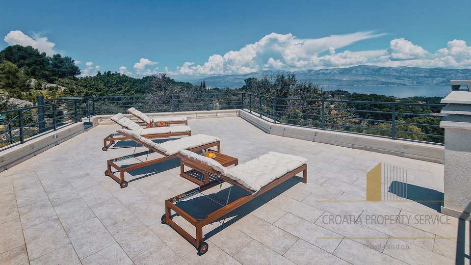 Elegante Villa mit Pool und Meerblick auf der Insel Brač!