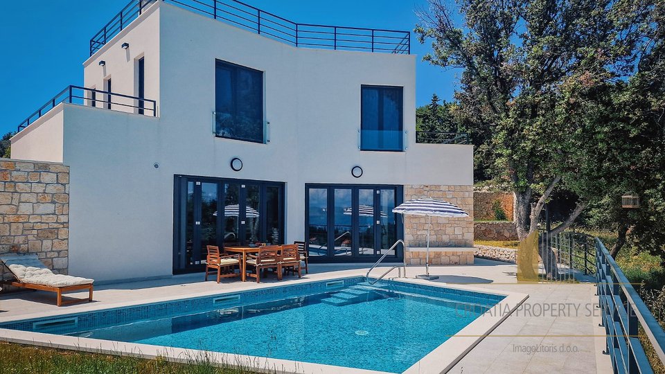Elegant villa with pool and beautiful sea view on the island of Brač!