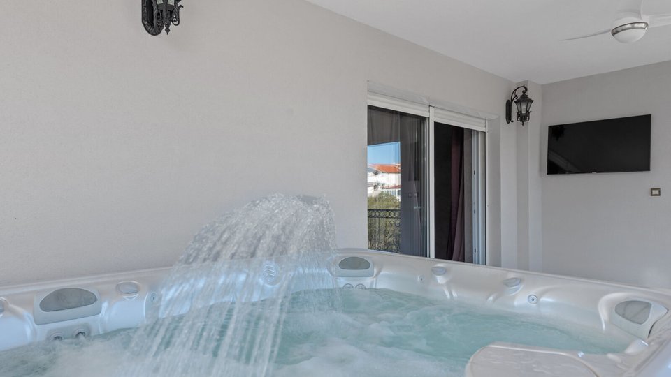 Beautiful luxury villa on the first row by the sea - Vodice!