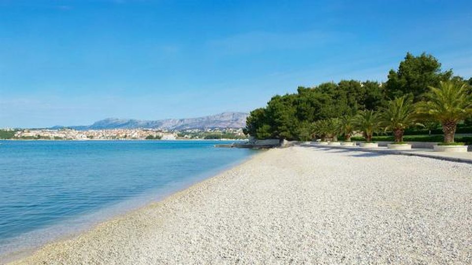 Luksuzni stan na atraktivnoj lokaciji u blizini mora u okolici Splita!