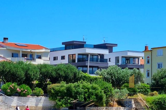 Luxury penthouse with roof terrace near Zadar!