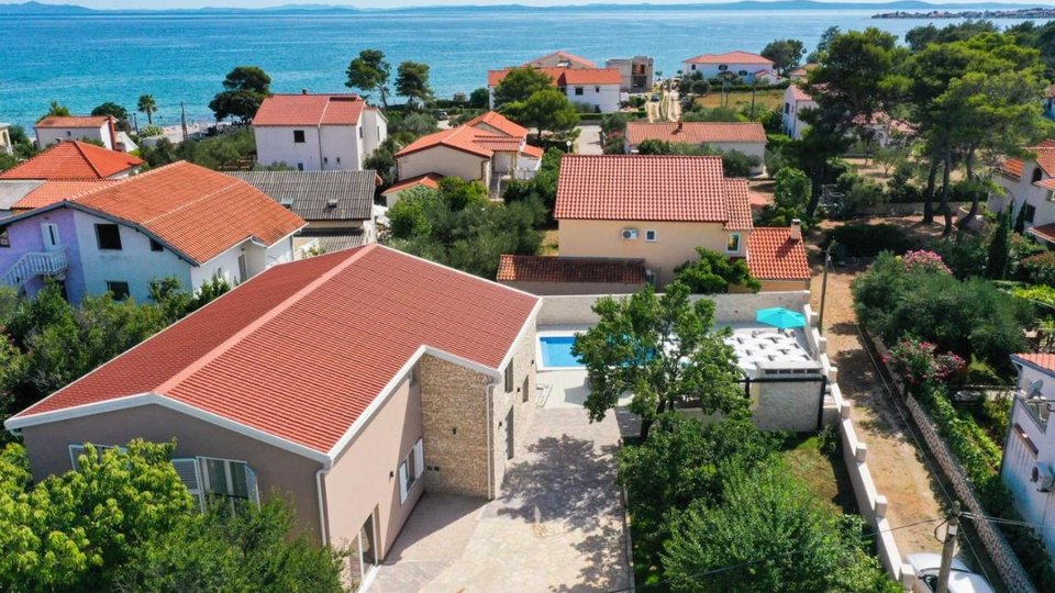 Beautiful villa in a prime location 150 m from the sea - the island of Vir!