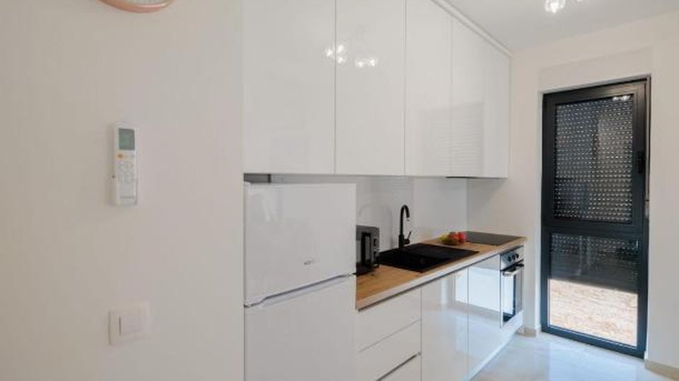 Neue moderne Apartmentvilla mit Meerblick - Sv. Filip Jakov!