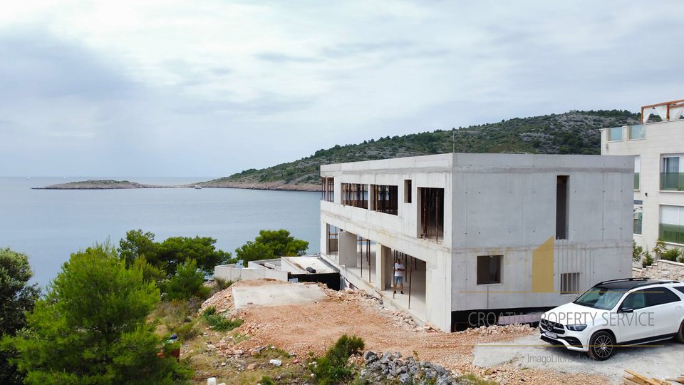 Luksuzna vila u izgradnji na fantastičnoj lokaciji prvi red do mora, Ražanj!