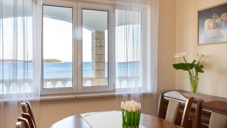 Beautiful stone villa on the first row by the sea on the island of Korčula!