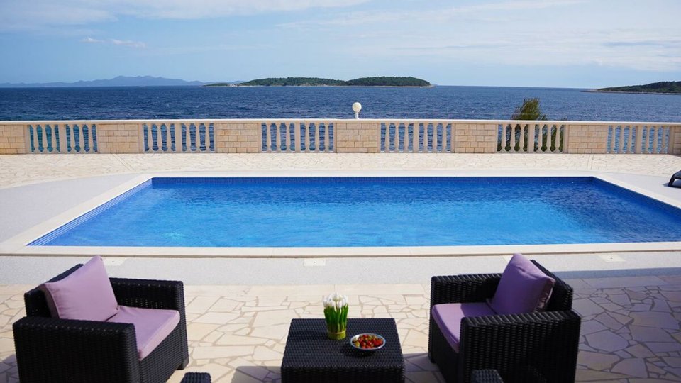 Beautiful stone villa on the first row by the sea on the island of Korčula!