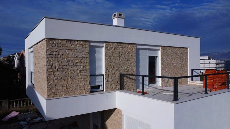 Neues modernes Haus mit Pool 100 m vom Strand entfernt - Insel Vir!