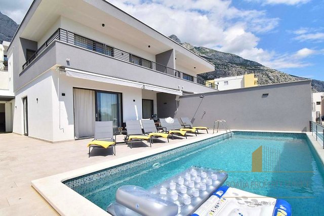 Modern villa with pool and sea view - Makarska!