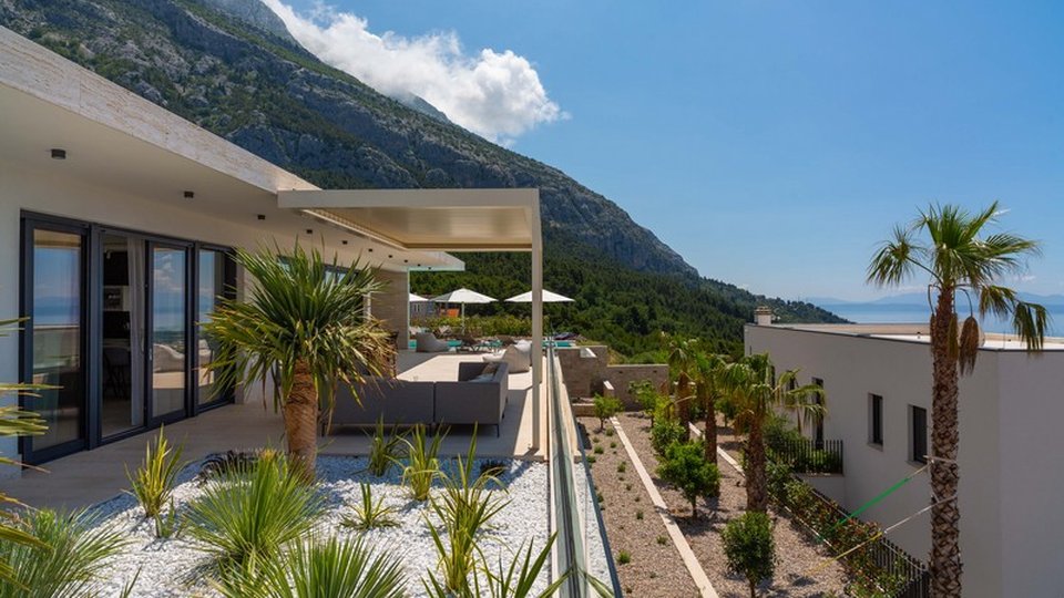 Neue Luxusvilla mit Pool und wunderschönem Meerblick – Makarska!