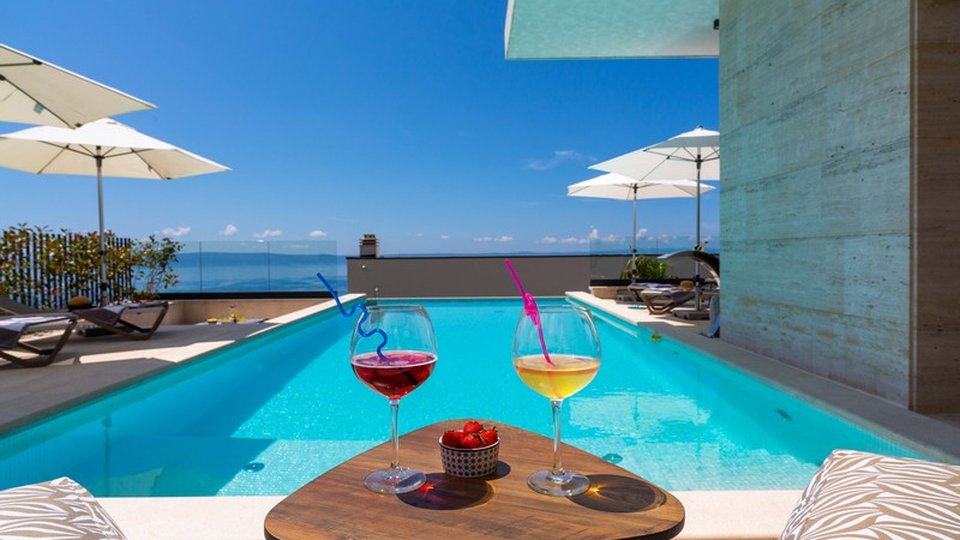 Новая роскошная вилла с бассейном и прекрасным видом на море - Макарска!
