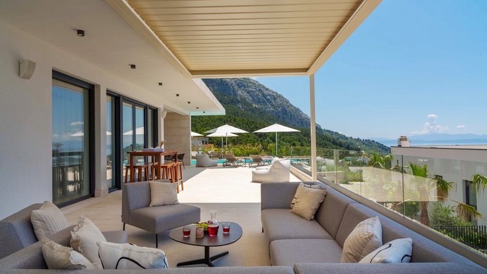 Neue Luxusvilla mit Pool und wunderschönem Meerblick – Makarska!