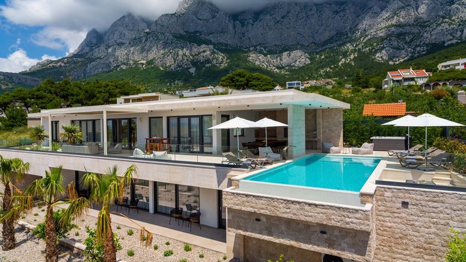 Nova luksuzna vila s bazenom i  predivnim pogledom na more - Makarska!