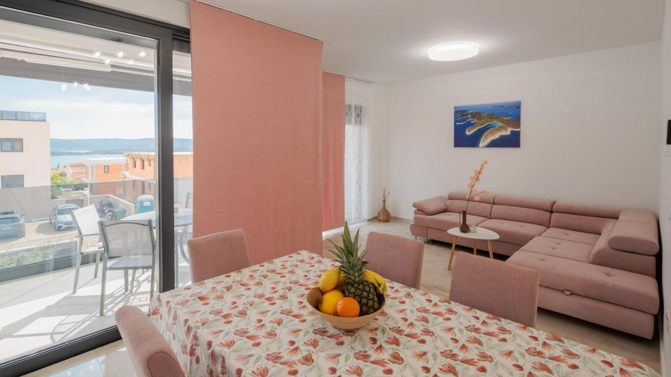 Nova moderna apartmanska vila s pogledom na more - Sv. Filip Jakov!