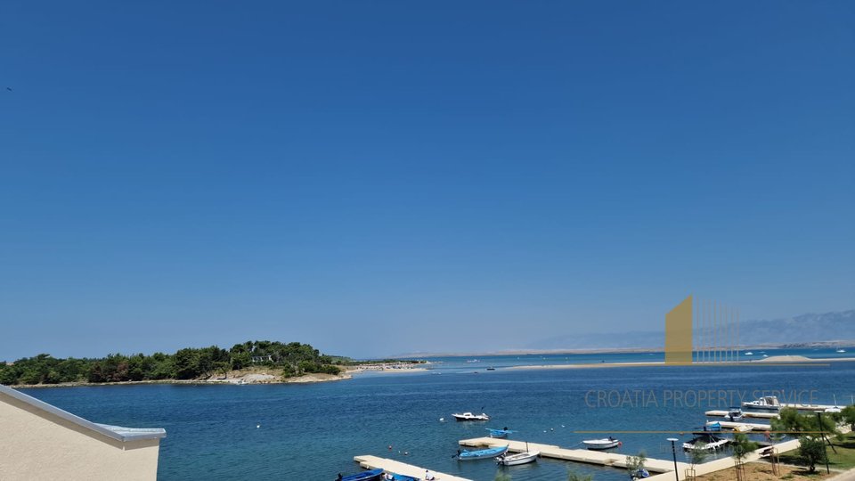 Villa in attraktiver Lage, 1. Reihe zum Meer im Zentrum von Nin!