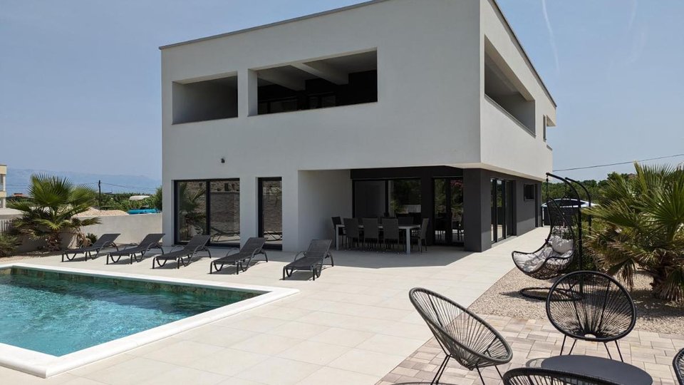 Modern luxury villa with a view of the sea near Zadar!
