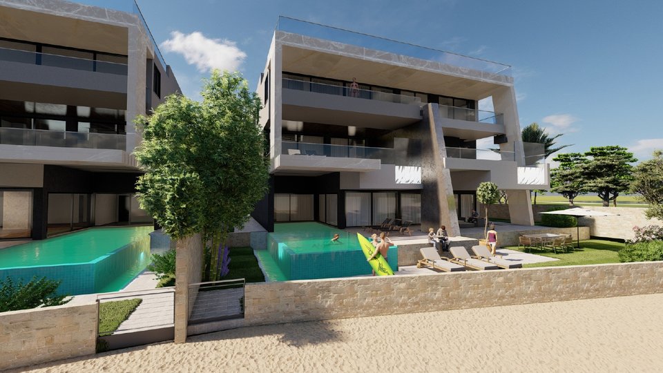 Luksuzni stan na TOP lokaciji prvi red do plaže u okolici Zadra!