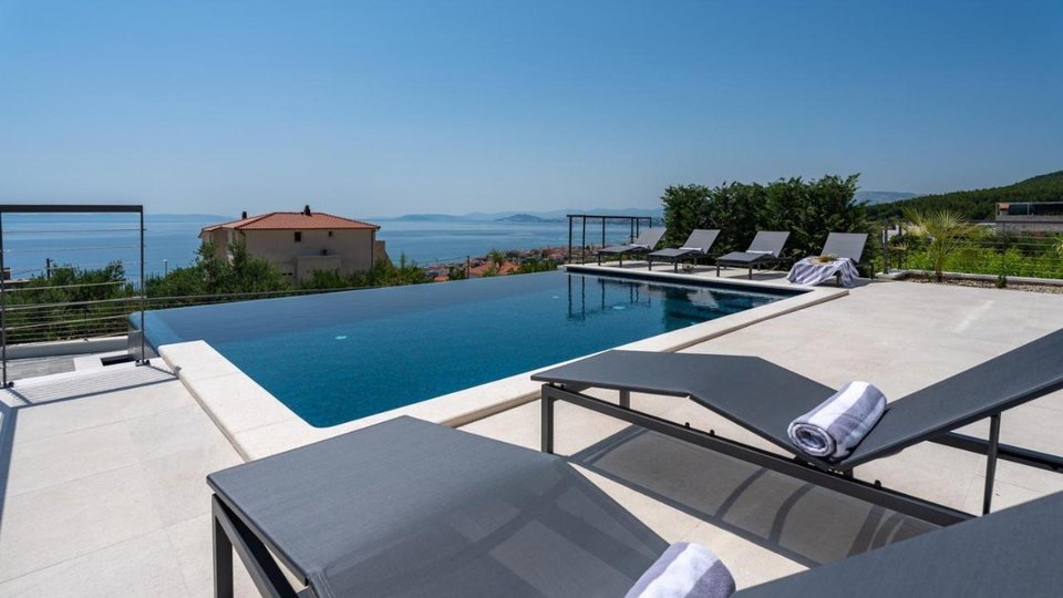 Luxury villa with panoramic sea view in the vicinity of Split!