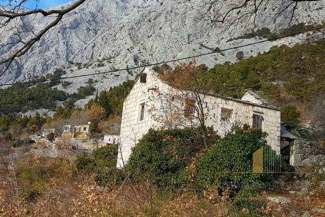 Property with two stone houses with an open view of the sea - Baška voda!