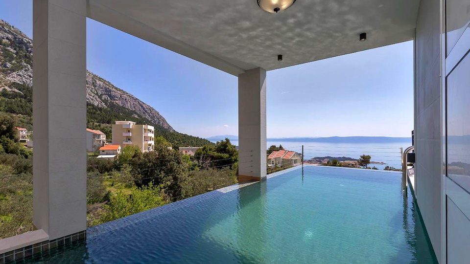 Jedinstvena luksuzna vila s panoramskim pogledom na more - Makarska!